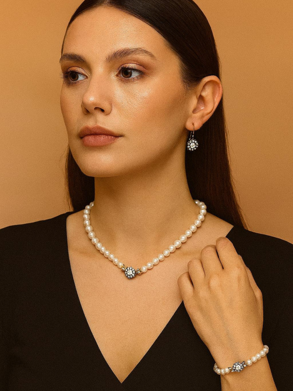 Ayzen Çiçek Model Taşlı İnci Set 50cm