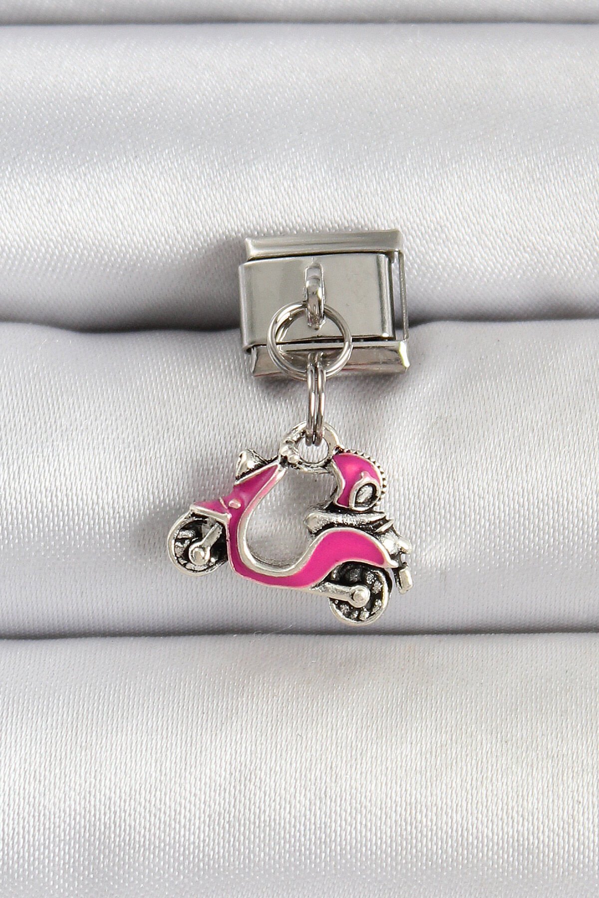 316L Çelik Gümüş Renk Pembe Scooter Model Nomination Charm