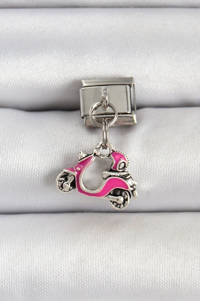316L Çelik Gümüş Renk Pembe Scooter Model Nomination Charm