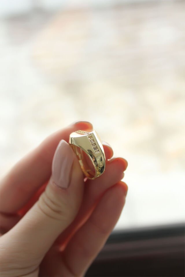Punta Zirkon Taşlı Gold Kaplama Kadın Yüzük