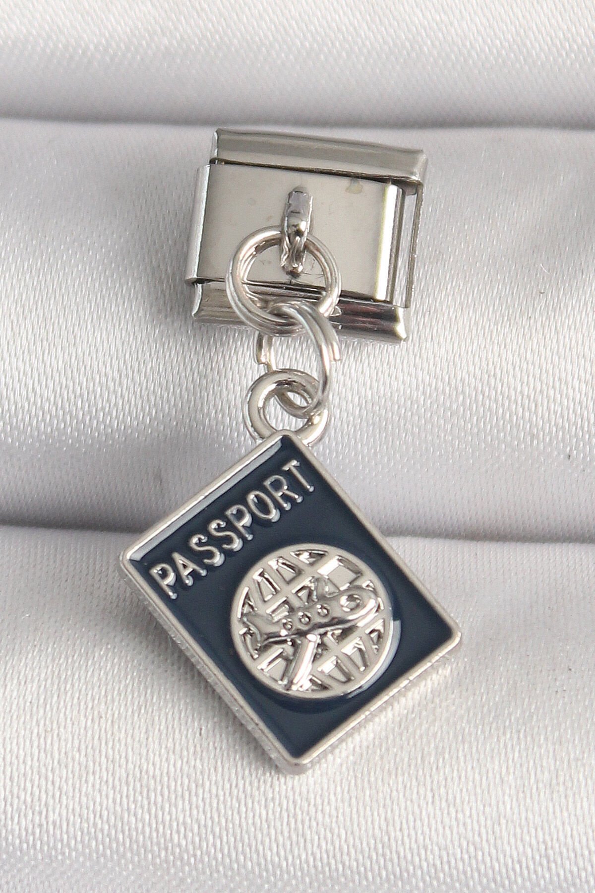 316L Çelik Gümüş Renk Passport Model Nomination Charm