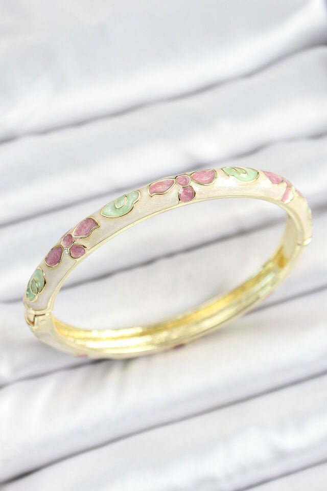 Mineli Pirinç Yeşil Pembe Çiçek Desenli Gold Renk Kadın Kelepçe