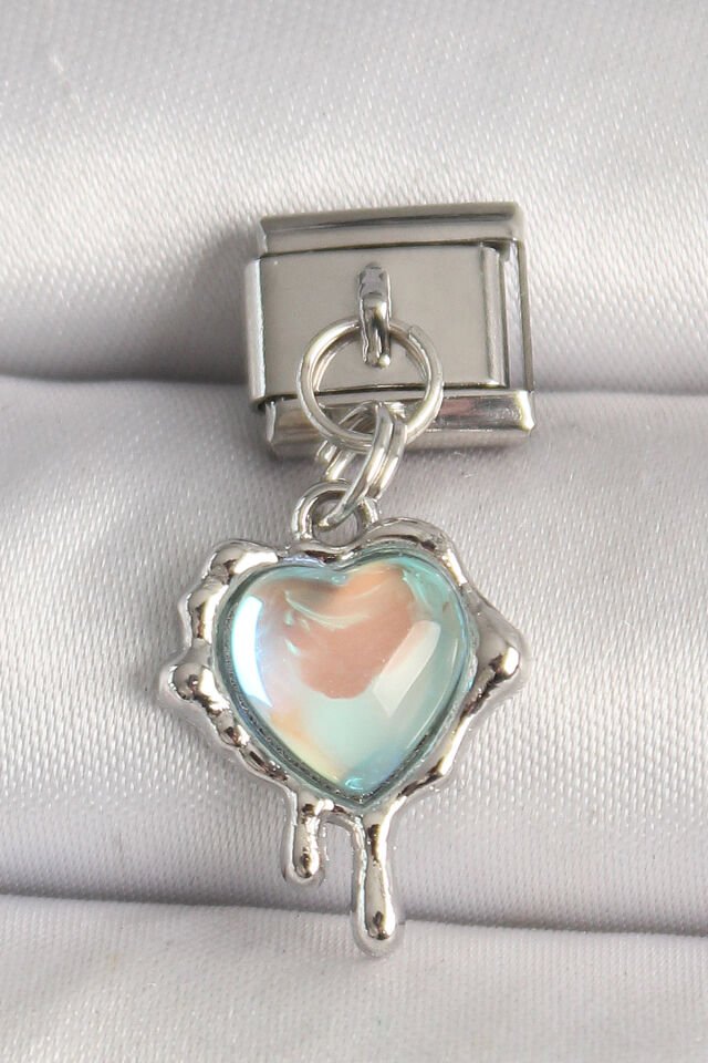 316L Çelik Gümüş Renk Mavi Hologram Mineli Eriyen Kalp Model Nomination Charm