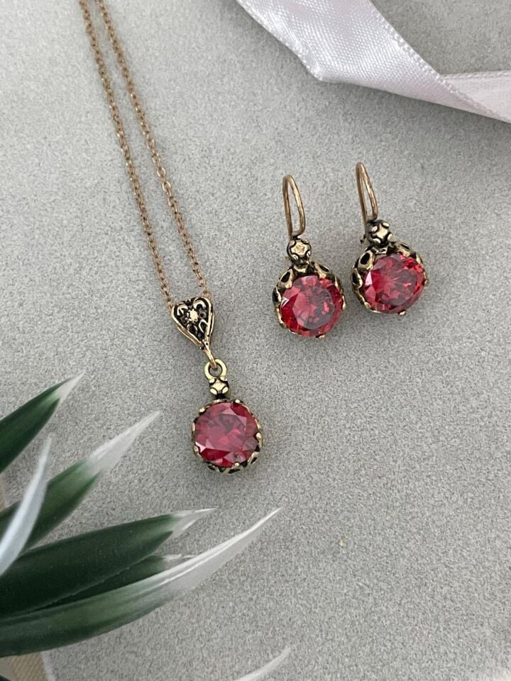 Bronz Kırmızı Zirkon Taş Kolye Küpe Set