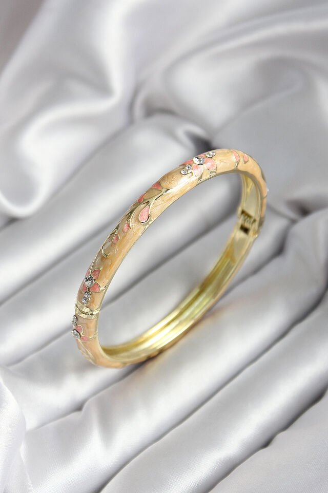 Mineli Pirinç Krem Çiçek Desenli Zirkon Taşlı Gold Renk Kadın Kelepçe (çap 60 mm)