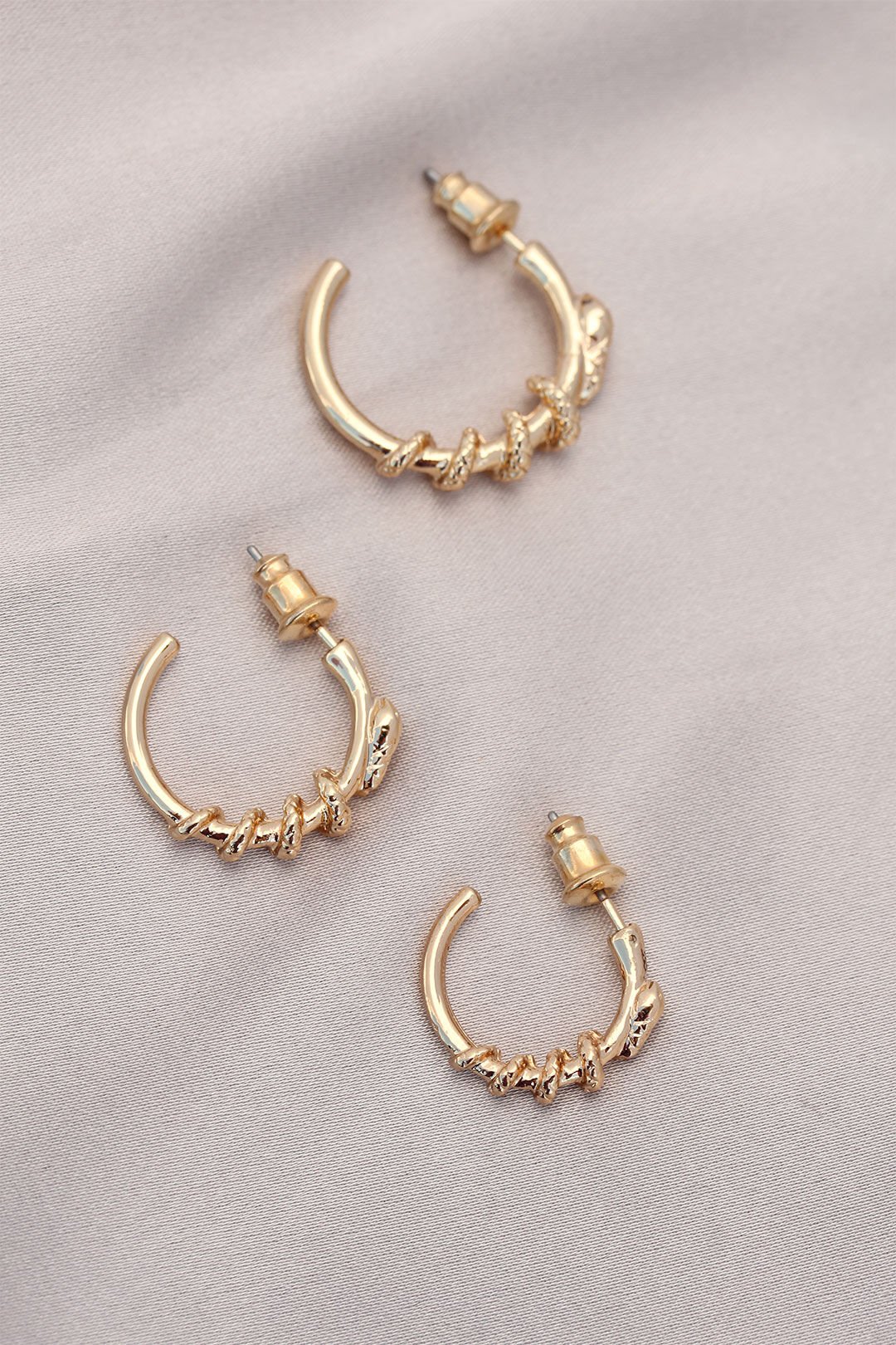 Yılan Tasarımlı Halka Model Gold Metal Küpe Seti