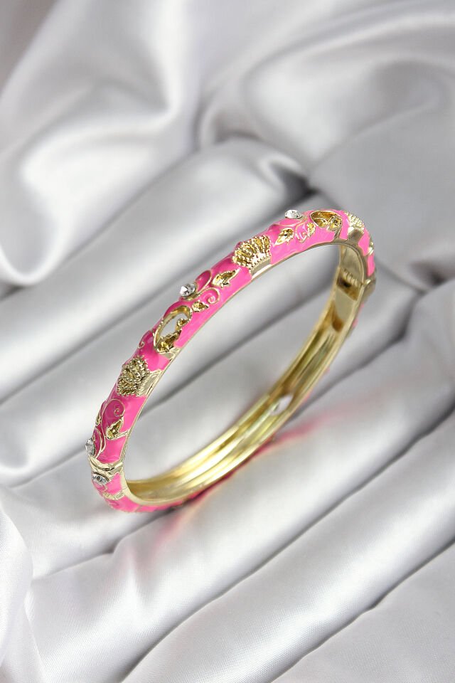 Mineli Pirinç Pembe Çiçek Desenli Gold Renk Kadın Kelepçe