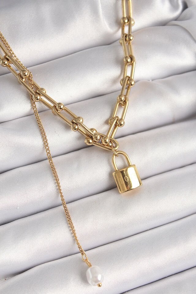 316L Çelik Gold Renk Tiffany Zincir Model Kilit Figür Sallantı İnci Detay Kadın Kolye