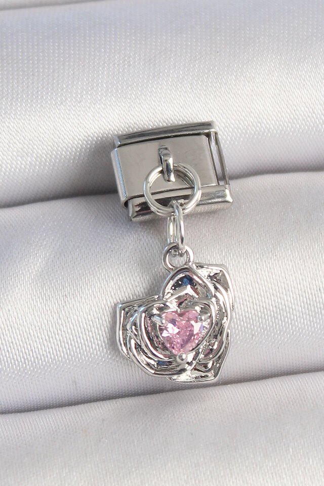 316L Çelik Gümüş Renk Pembe Zirkon Taşlı Kalpli Gül Model Nomination Charm
