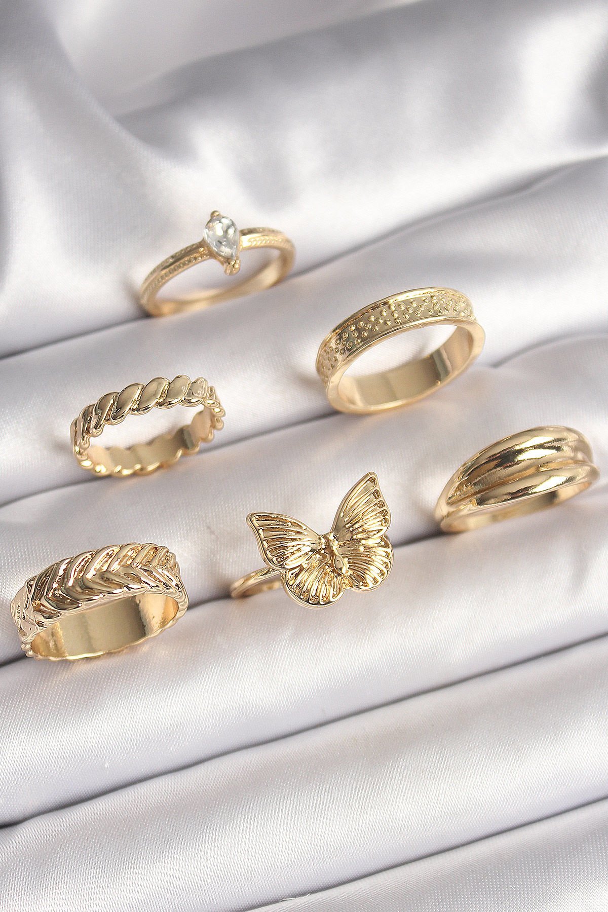 Pirinç Gold Renk Zirkon Taşlı İşleme Detaylı Kelebek Figürlü 6'Lı Kadın Yüzük Seti
